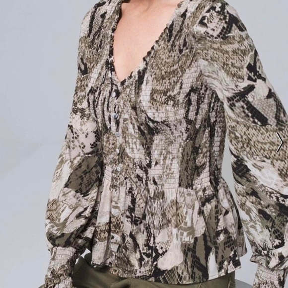 White House black market animal print button front peplum hem smocked top Small - Picture 4 of 5